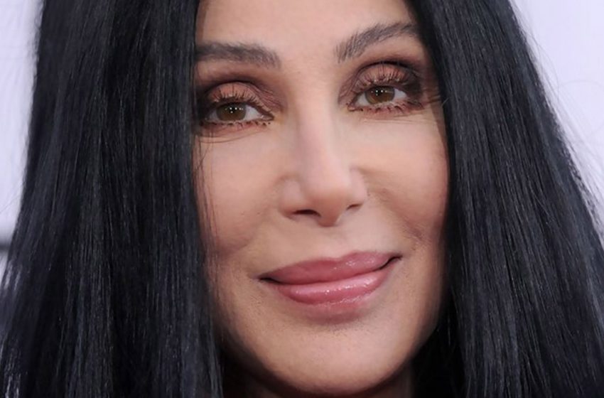  Ha superato Madonna. Cher, 76 anni, in body sfoggiava le sue lunghe gambe