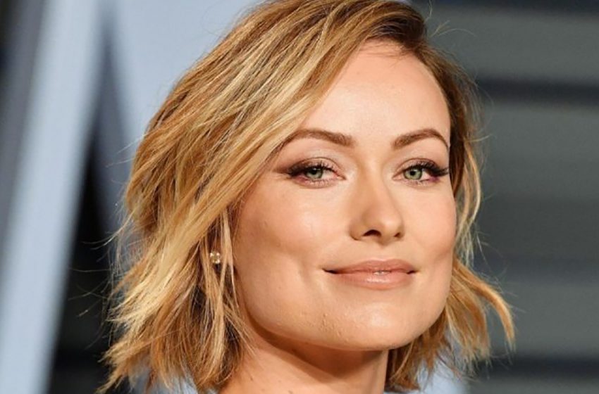  Olivia Wilde in abito trasparente e senza reggiseno è diventata la star di un ballo a Hollywood