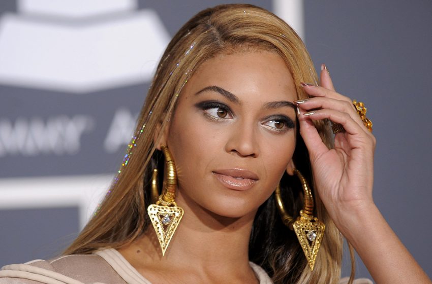  «Donna straordinaria!» — Beyoncé, 40 anni, ha condiviso le sue forme appetitose in un candido servizio fotografico