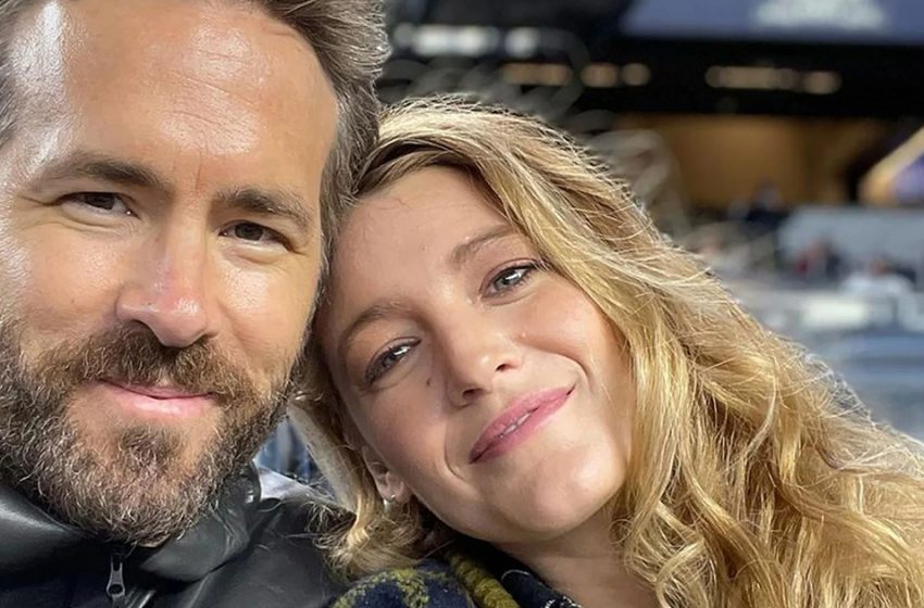  Blake Lively ha mostrato una figura in costume da bagno dopo la quarta nascita