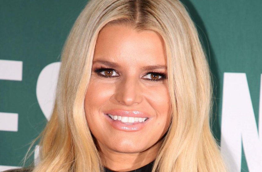  Estremamente magra dopo il terzo parto, Jessica Simpson ha spaventato gli amici intimi