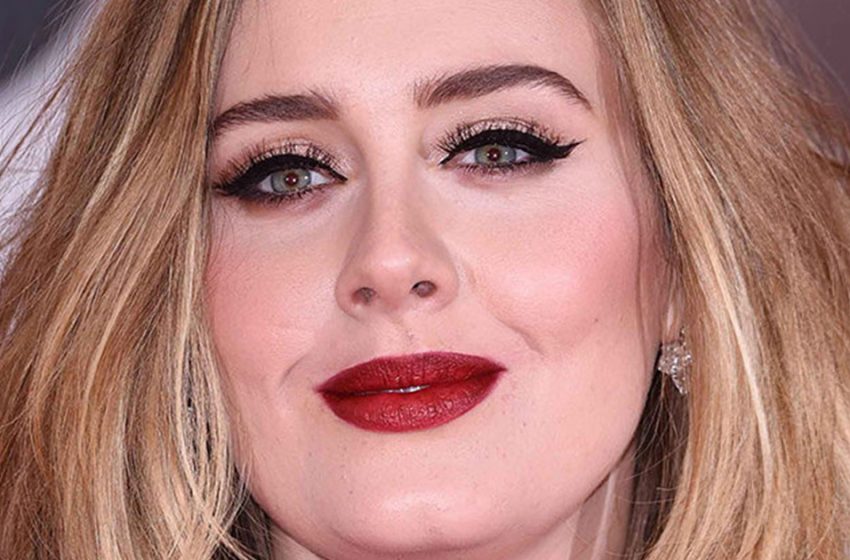  Sottile come una patatina. Adele, che ha perso 40 kg, non è riconoscibile nelle nuove foto